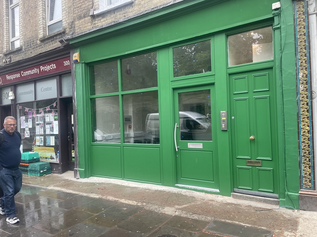 3 Lions Shopfront